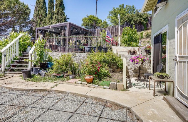 Lush Vallejo Cottage - 20 Mi to Napa Wineries