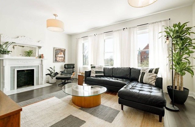 Lux 2BR | Downtown | Rooftop Patio | Free Parking