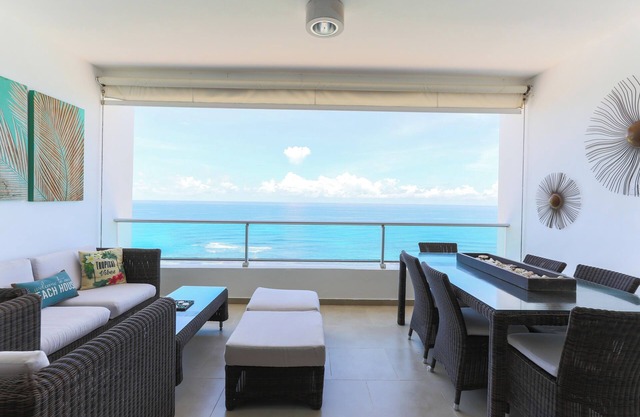 Lux Beach Condo | Panoramic VIEW and Fast Wifi