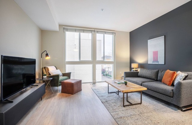 Lux Garden Alameda 2BR w/Gym, Pool, near Diridon Station, by Blueground