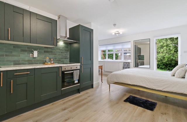 Lux Garden Studio flat