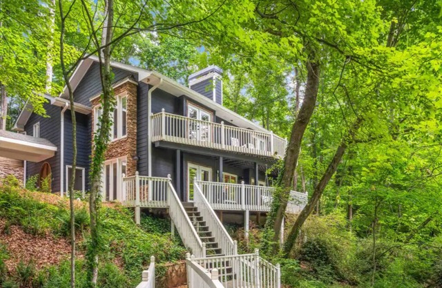 Lux Home - Great For Families & Groups - Hot Tub & Sauna - Outdoor Space