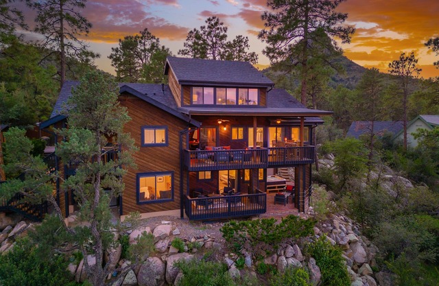 *Lux*Home with Guest House*5min from Downtown*