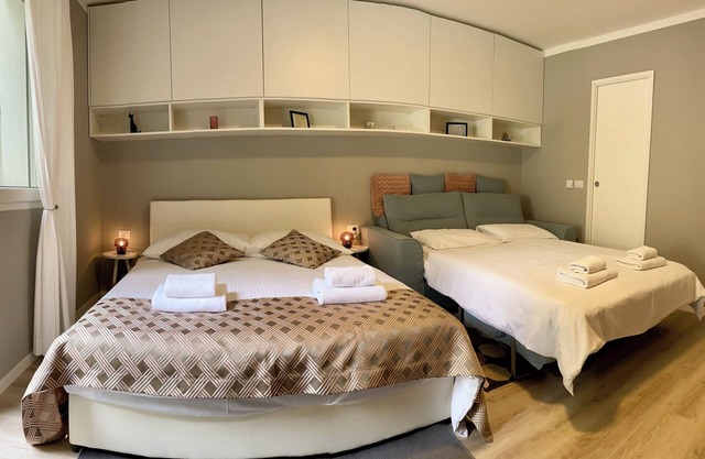 Lux stay in Split apartment with beautiful garden away from noise and crowds