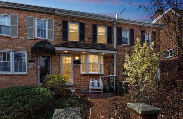 Luxe 3 BR Townhome near Trolly Square Wilmington