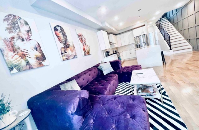 Luxe 3BDR Penthouse Rooftop TV+Capitol+Monument Views+Parking Free Cancellation