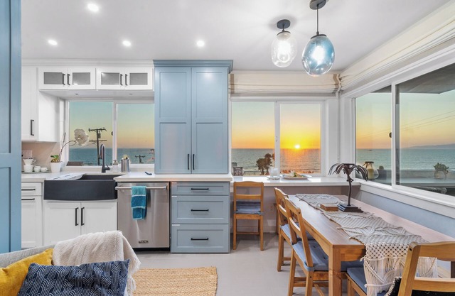 Luxe 4B-4B Coastal Oasis - Ocean Views - Rooftop & Garage