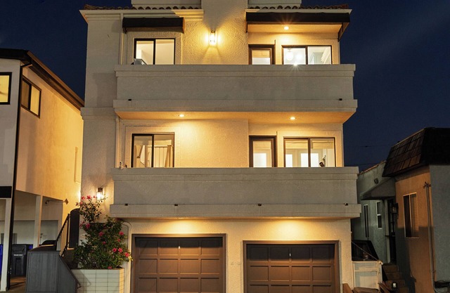 Luxe 4B/4B Haven - Ocean Views - Rooftop & Garage