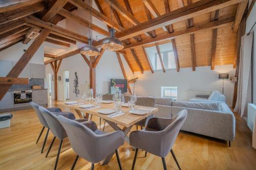 LUXOMES - Tropical & Streetart Style - Old Town Apartments - Central Ingolstadt