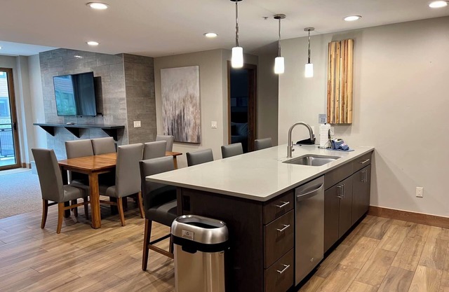 Luxurious 2-bedroom ski-in/ski-out condo at Breckenridge Peak 8 base