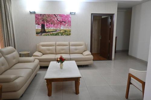 Luxurious 3BHK Apartment in Gurgaon with City and Garden Views