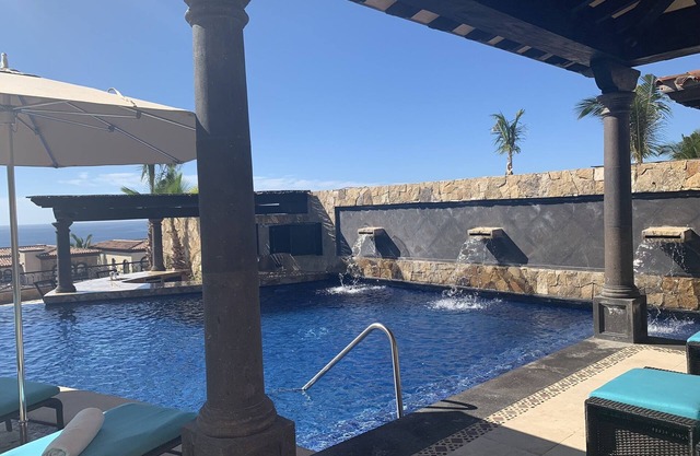 Luxurious 4 Bedroom Oceanfront Villa in Cabo, Mexico