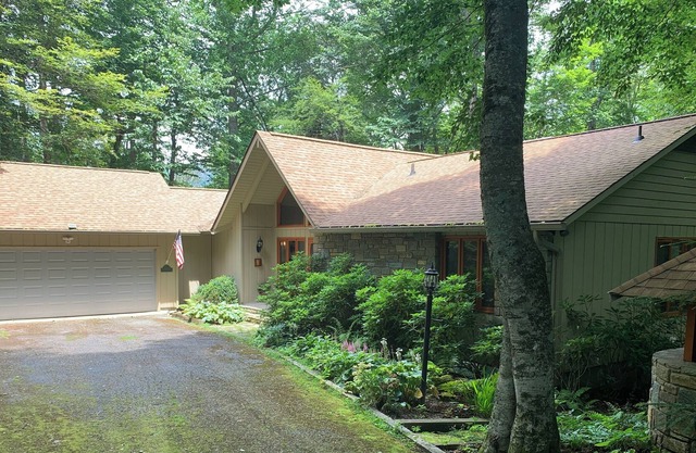 Luxurious 5-Bedroom Mountain Villa in Grandfather Golf & Country Club