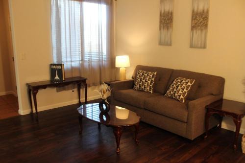 Luxurious 5-Bedroom Retreat with Saltwater Pool and Spa