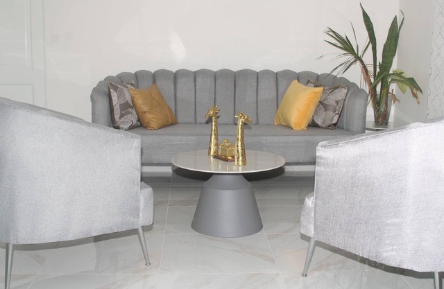 Luxurious 5-bedroom villa with WiFi, Pool, Jacuzzi and AC enchanting Cabrera