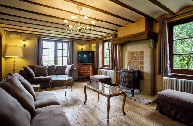 Luxurious Holiday Home with Sauna in Alveringem