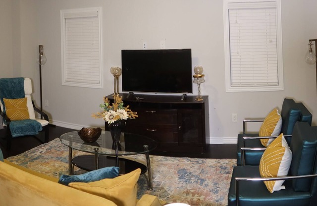 Luxurious home for retreat - 5 minutes to Elora, 15 minutes to Guelph