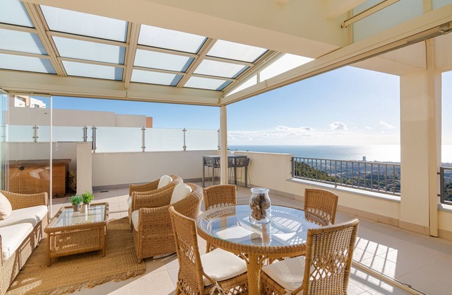 Luxurious Penthouse with Spa Amenities
