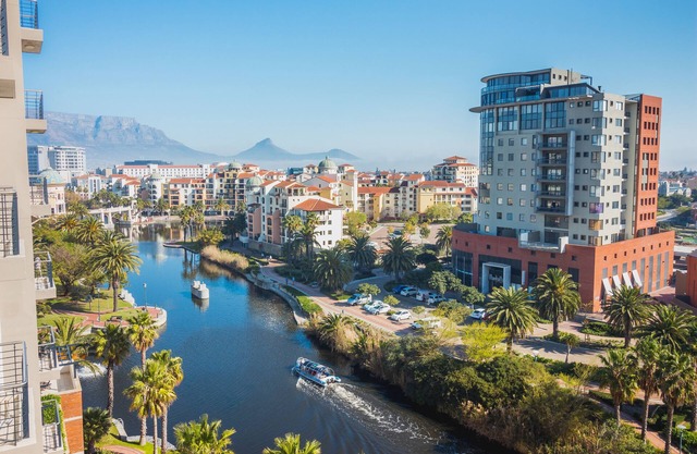 Luxurious self-catering apartment on the canal with breathtaking views