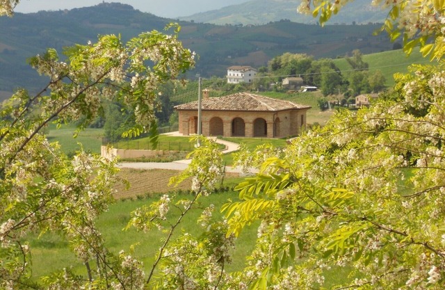 Luxurious single villa in panoramic position with pool, super panoramic position