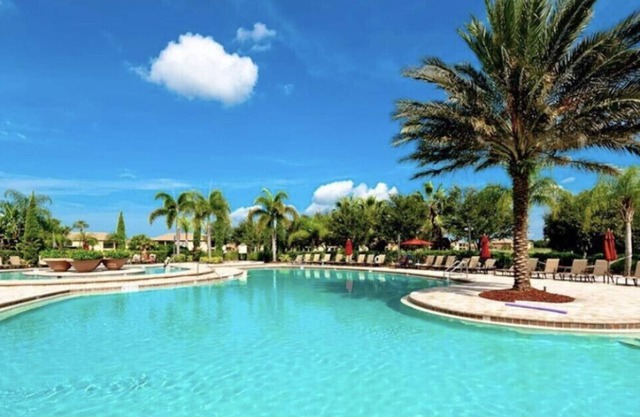 Luxurious Stylish 2 Bedroom 2 Bathroom condo with spectacular views.