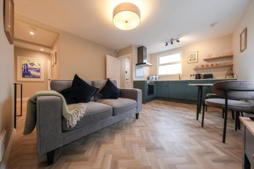 Luxury 1-Bed Apartment - Free Parking - Heart of Southville