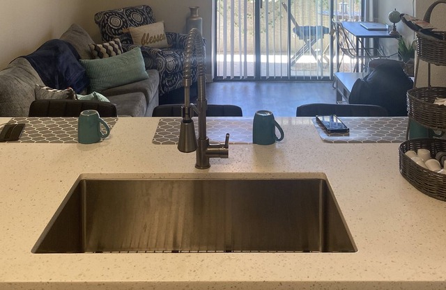 Luxury 1 bedroom with 3 pools and gym