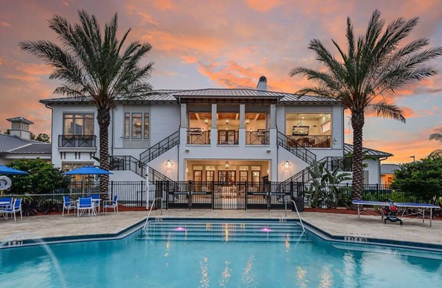 Luxury 2 Bed/2 Bath with Resort Style Amenities