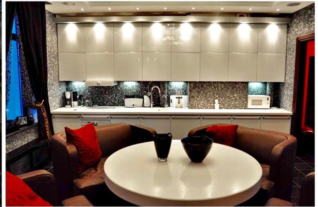 Luxury 2 Bedroom Apartment in the Center Of Odessa