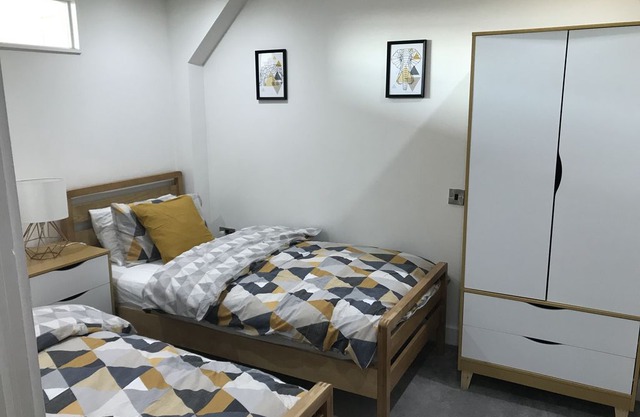 Luxury 2 Bedroom Duplex Manchester City Centre Apartment with Balcony -Sleeps 6
