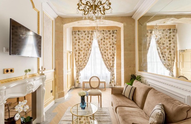 Luxury 2 bedrooms 1 bathroom with shower apartment-Madeleine