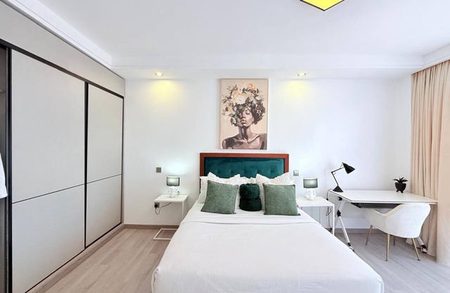 Luxury 2BR Apartment at Marina Bay Westlands