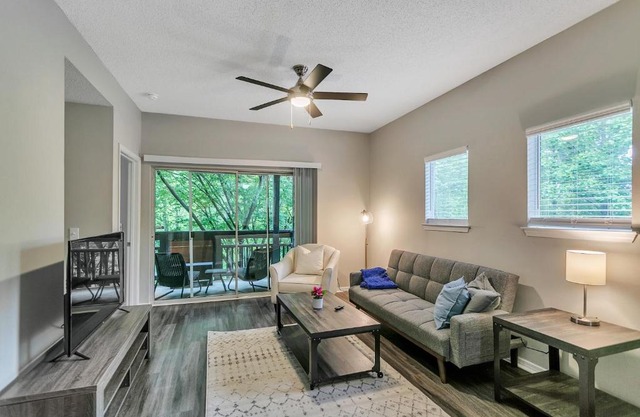 Luxury 2BR Suite in the Heart of North Atlanta