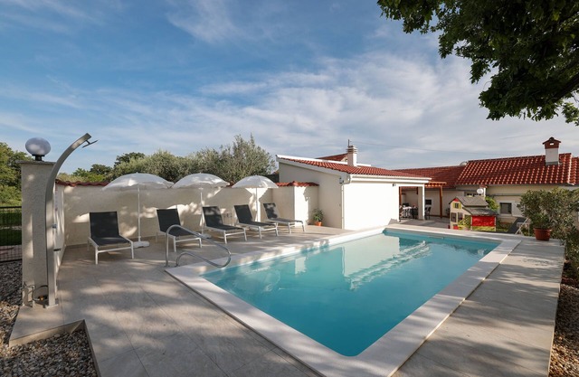 Luxury - 3 bedroom 2 bathrooms semi detached holiday home