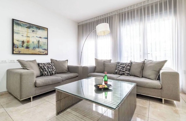 Luxury 3 bedroom apt, Harav Kook7