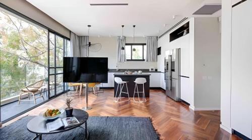 Luxury 3 Bedrooms Apt near Hilton hotel