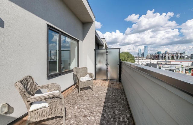 Luxury 3BR Home w/King Bed