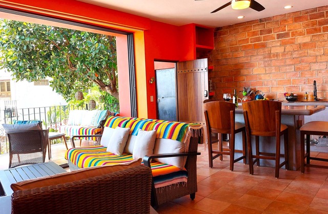Luxury 3BR Ocean-View Penthouse with Heated Pool - Walk to Beaches & Nightlife