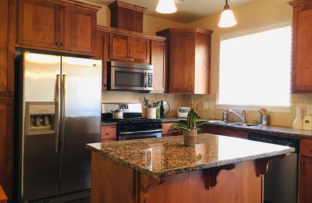 Luxury 3BR + Studio Townhome – Walk to Nike, MAX, Dining & More!