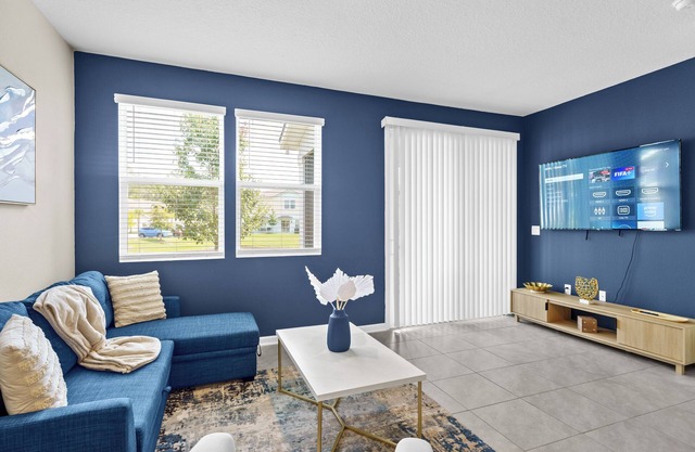 Luxury 3BR Townhome in St. Augustine with pool gym access. Also close 2 beaches.