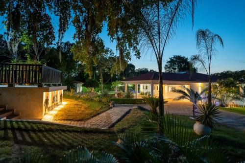 Luxury 4-Bedroom Villa with Climate Pool