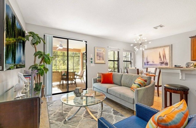 Luxury 4BR Retreat w/Pool, Game Room & Close to Disney Attractions