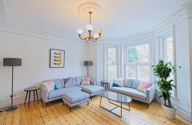 Luxury 5-Bed Family Home | Private 2-Car Parking