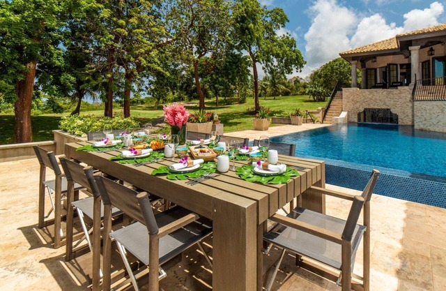 Luxury 5 Bedroom Staffed Villa in Jamaica - Access to Half Moon Resort