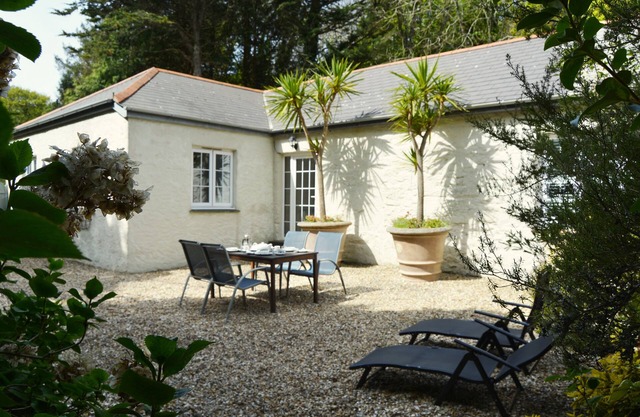 Luxury 5-star cottage near the Cornish coast on the Bonython Estate, Lizard Peninsula