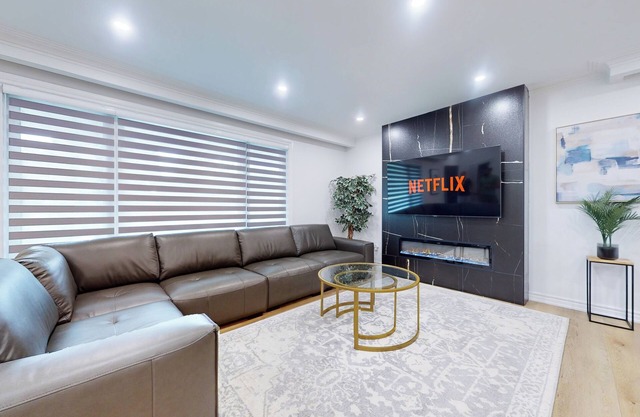 Luxury 7 Bedroom/3 Bath Home