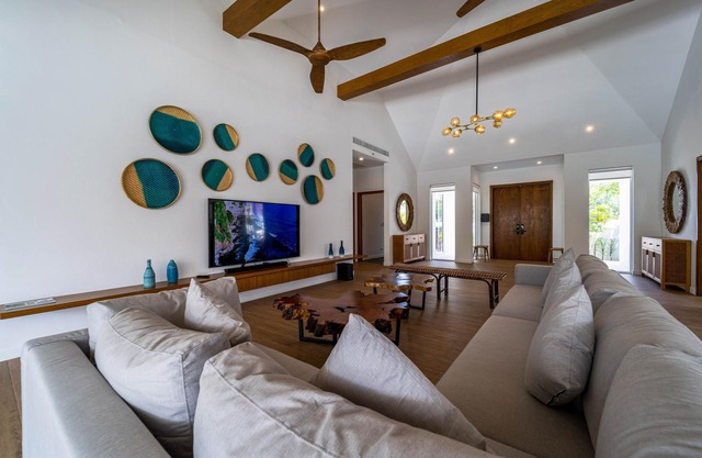 Luxury 7 Bedroom Pool Villa (WL67)