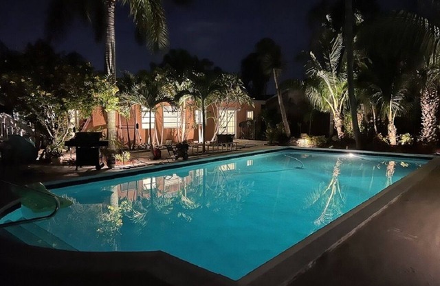 Luxury 7 Bedroom 5 Bath Mini Resort with Pool in Backyard Tropical Paradise!