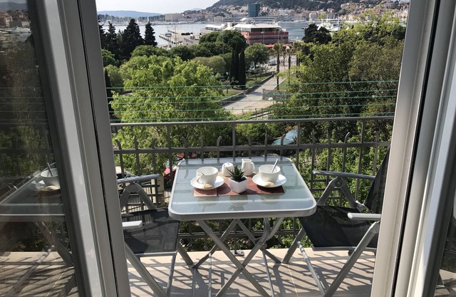 LUXURY APARTMENT VALENTINA * 4 star apartment with Sea View & luxury bathroom