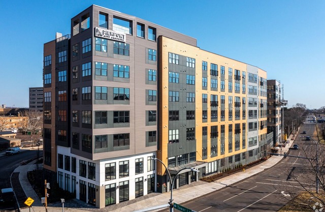 Luxury Apartments by Hyatus at Pierpont